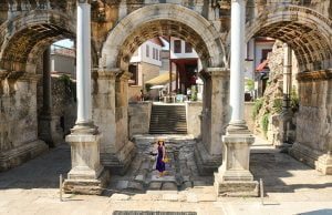 antalya hadrian kapısı